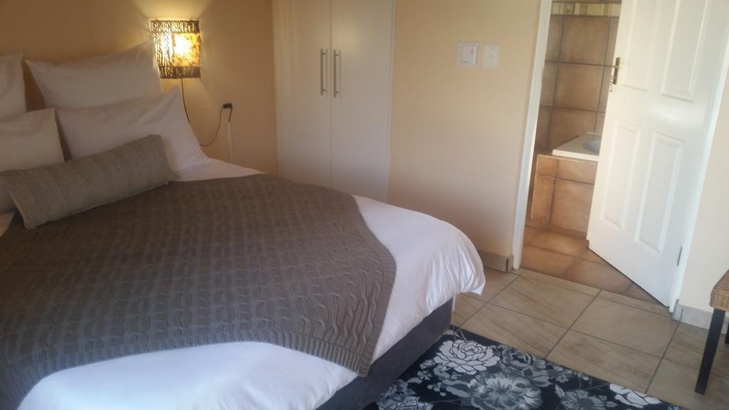 African Phoenix Guest Lodge Johannesburg Eksteriør billede