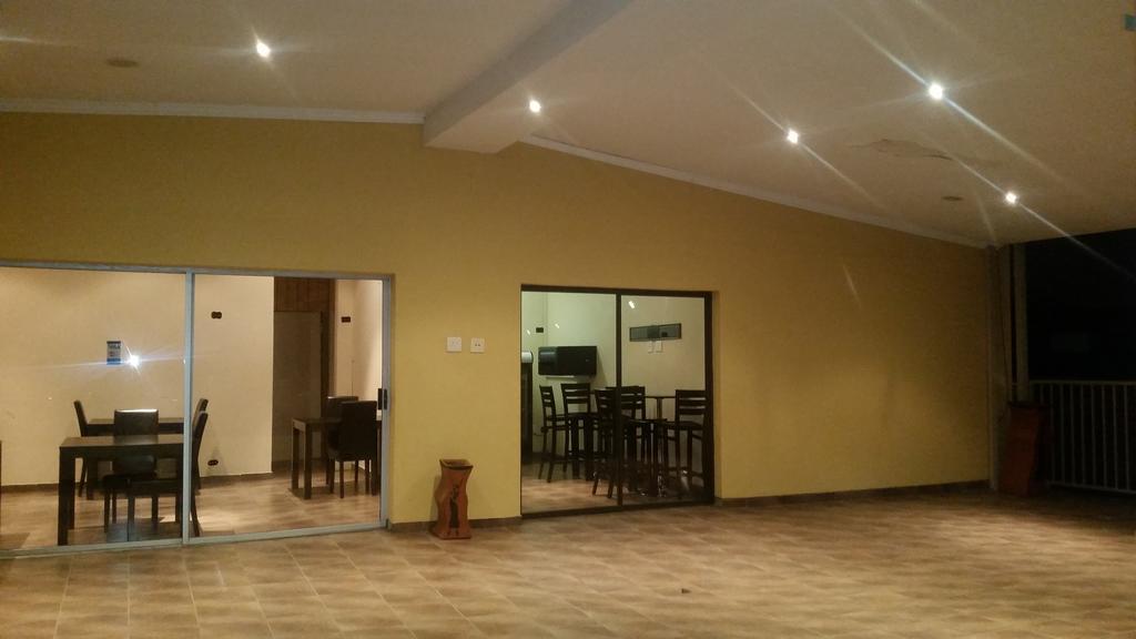African Phoenix Guest Lodge Johannesburg Eksteriør billede