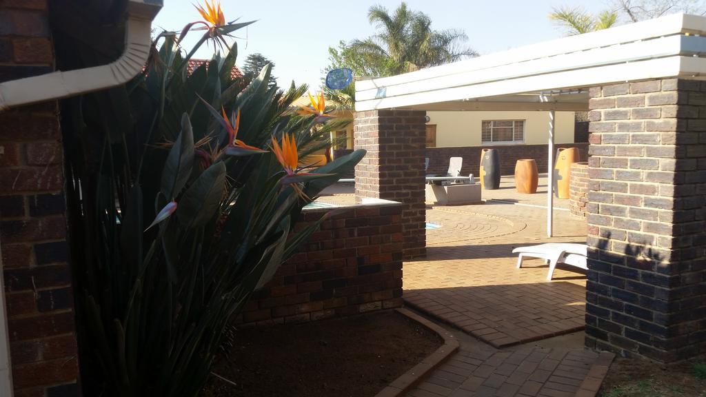 African Phoenix Guest Lodge Johannesburg Eksteriør billede