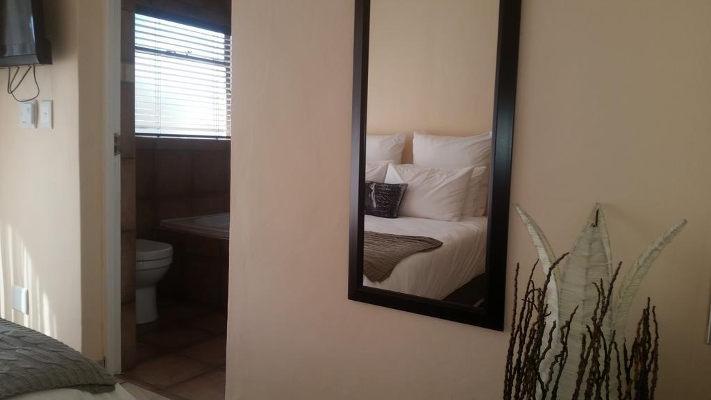 African Phoenix Guest Lodge Johannesburg Eksteriør billede