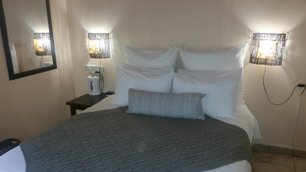 African Phoenix Guest Lodge Johannesburg Eksteriør billede
