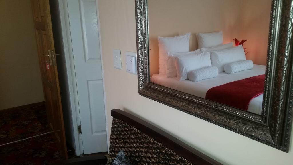 African Phoenix Guest Lodge Johannesburg Eksteriør billede