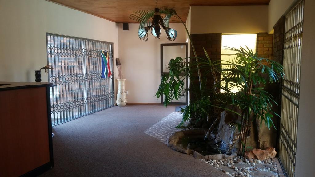 African Phoenix Guest Lodge Johannesburg Eksteriør billede