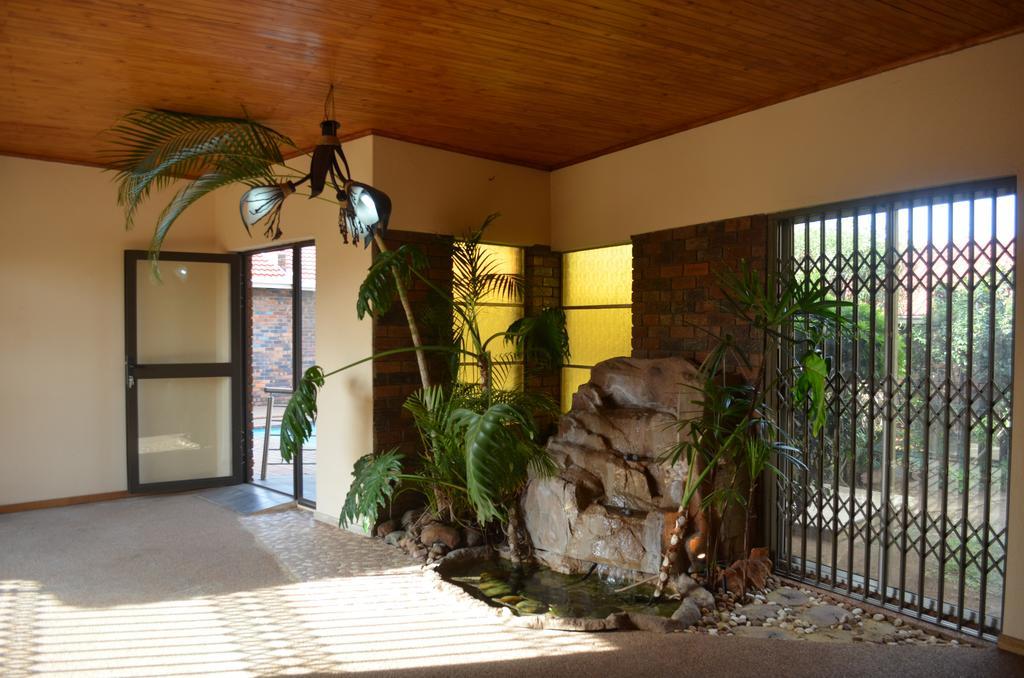 African Phoenix Guest Lodge Johannesburg Eksteriør billede